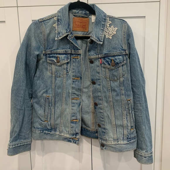 Customized Levi’s Denim Jacket - Picture 1 of 6